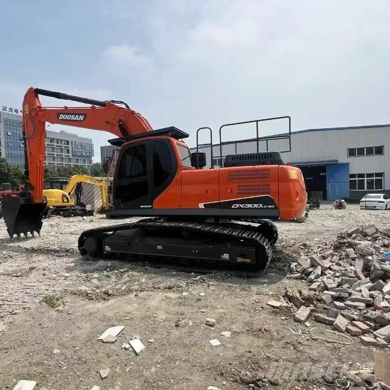 Doosan DX300 Crawler excavators
