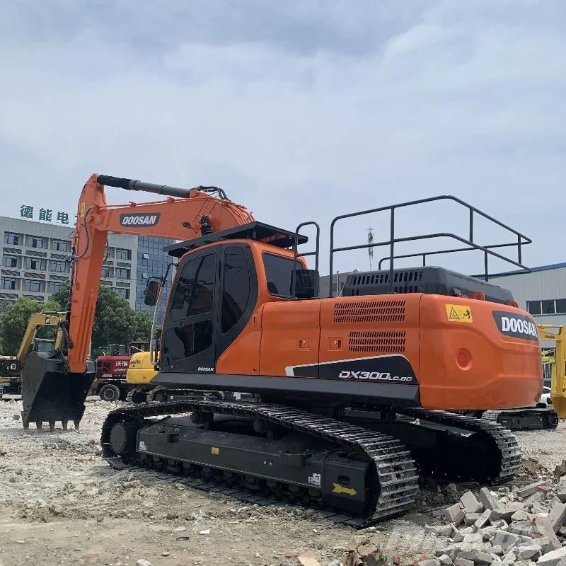 Doosan DX300 Crawler excavators