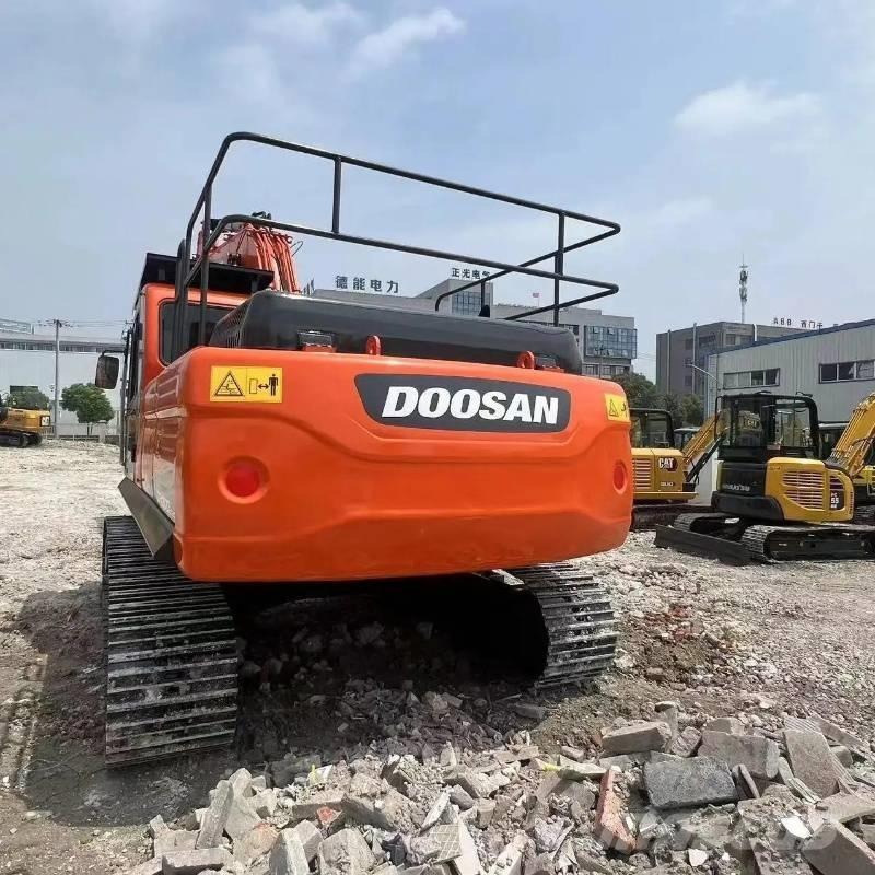 Doosan DX300 Crawler excavators