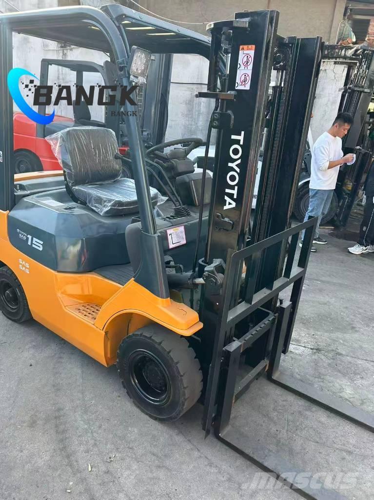 Toyota 15 Diesel trucks