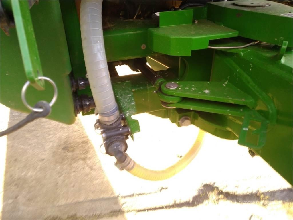 John Deere 740i Trailed sprayers