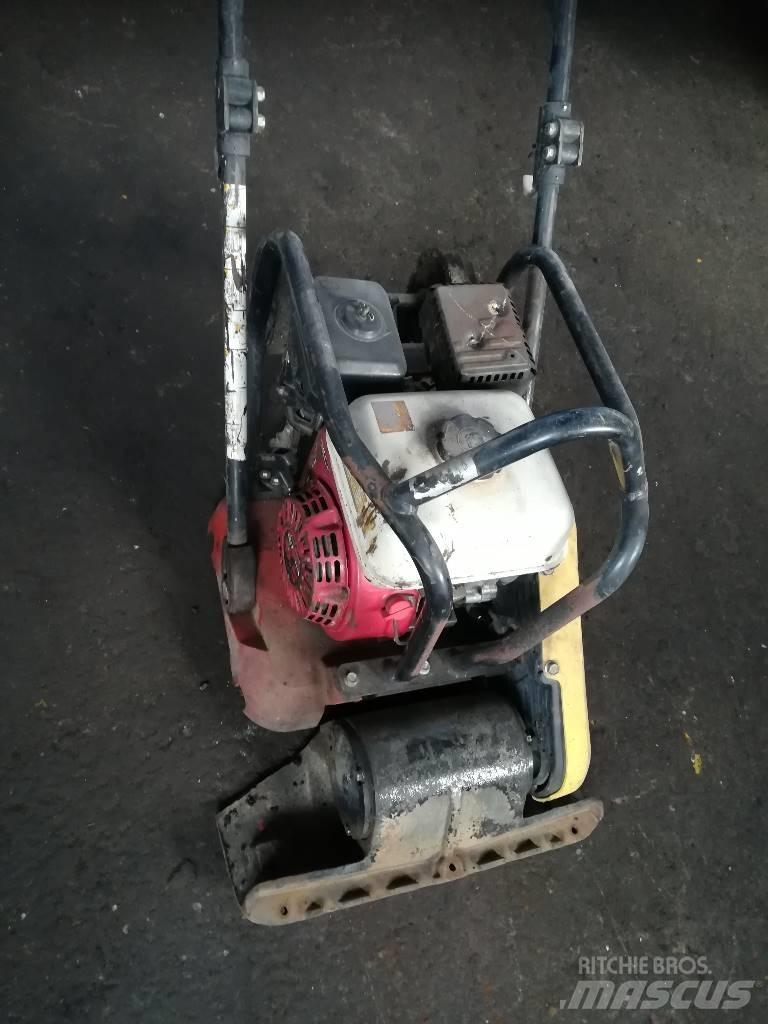  DESKA  VIBRAČNÍ  LF  75 Tampers