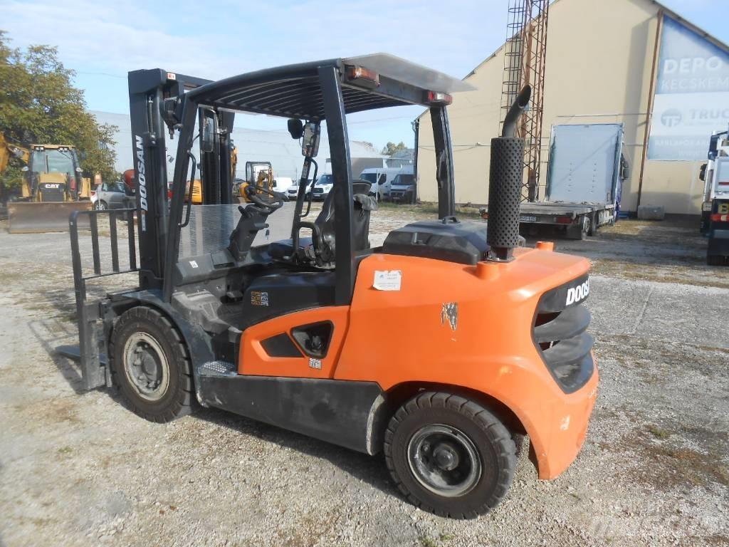Doosan D50 SC-09 Diesel trucks