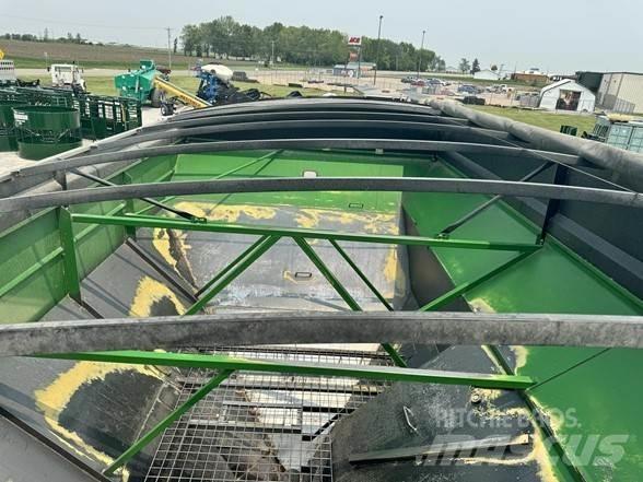 Brent 1082 Grain / Silage Trailers