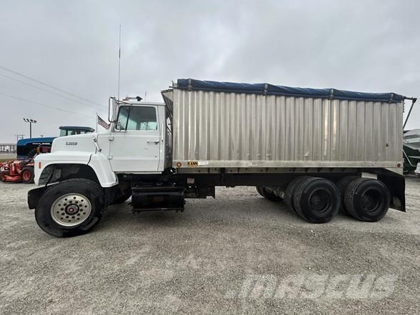 Ford L9000 Other