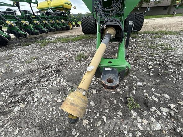 J&M 1326-22T Grain / Silage Trailers