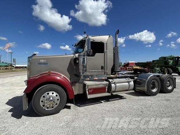 Kenworth W900 Prime Movers