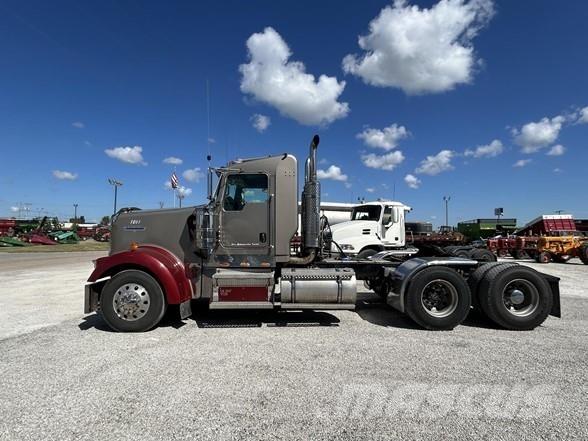 Kenworth W900 Prime Movers