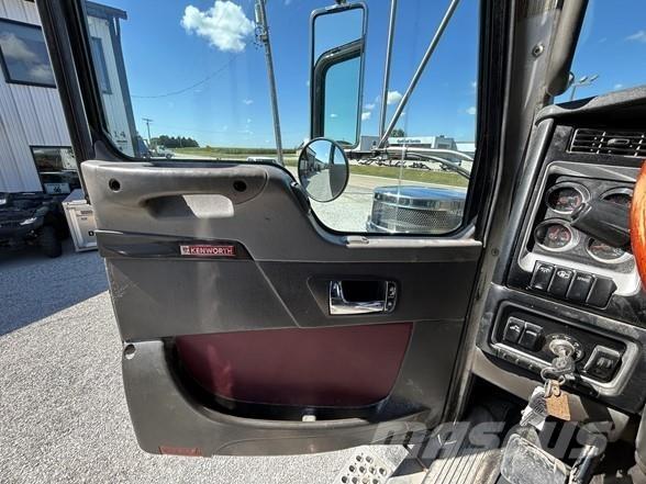 Kenworth W900 Prime Movers