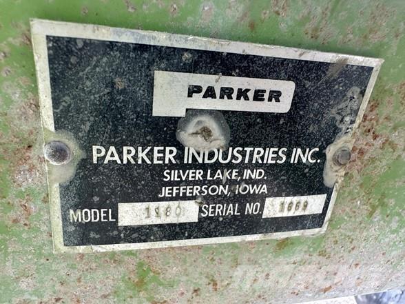 Parker 1180 Grain / Silage Trailers