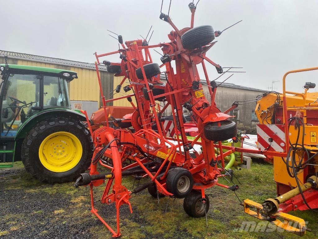 Kuhn GF8702 Rakes and tedders