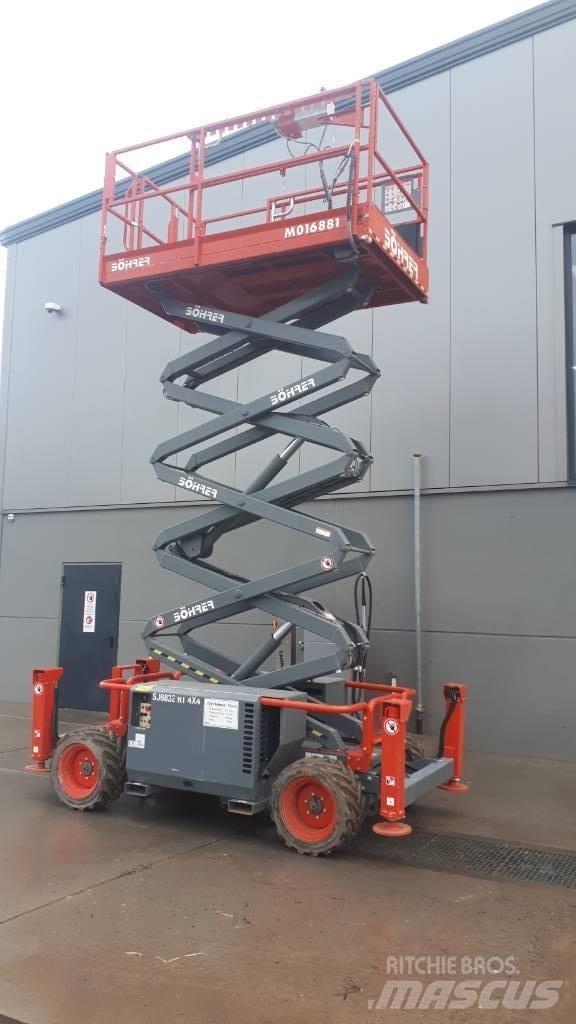 SkyJack 6832 RT Scissor lifts