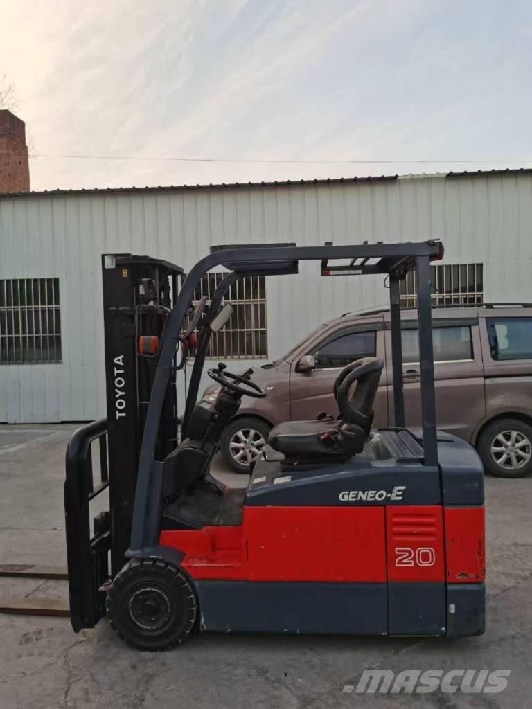 Toyota 2t Diesel trucks