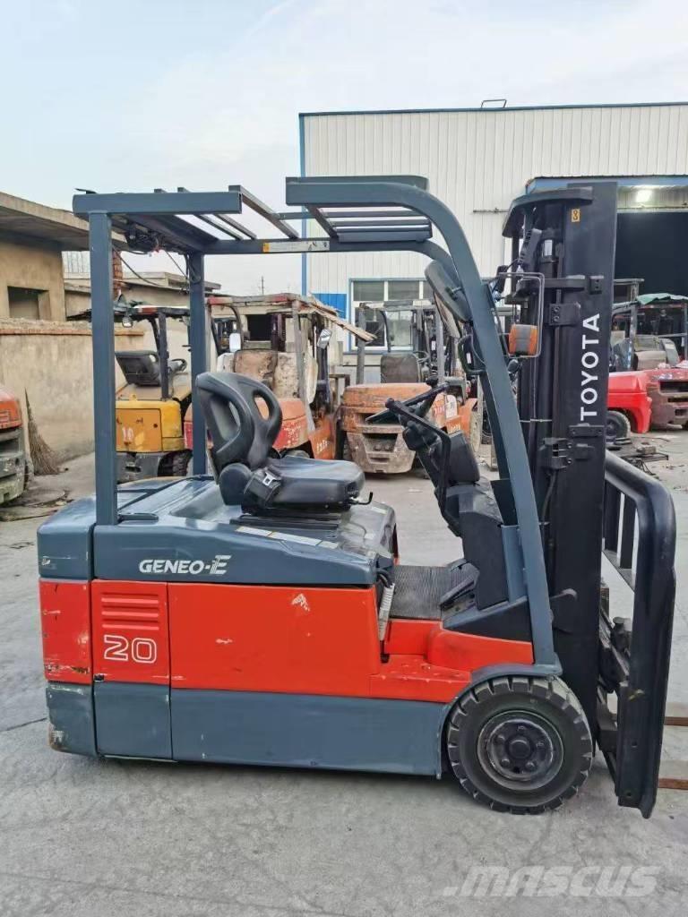 Toyota 2t Diesel trucks