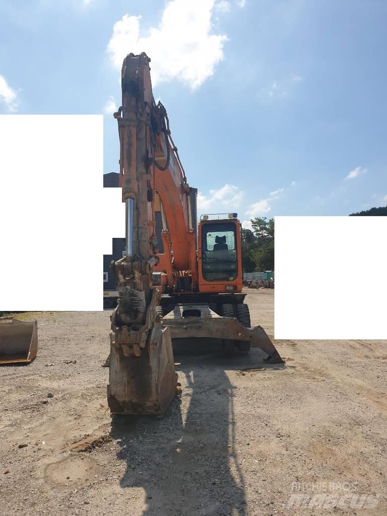 Doosan DX210WA Wheeled excavators