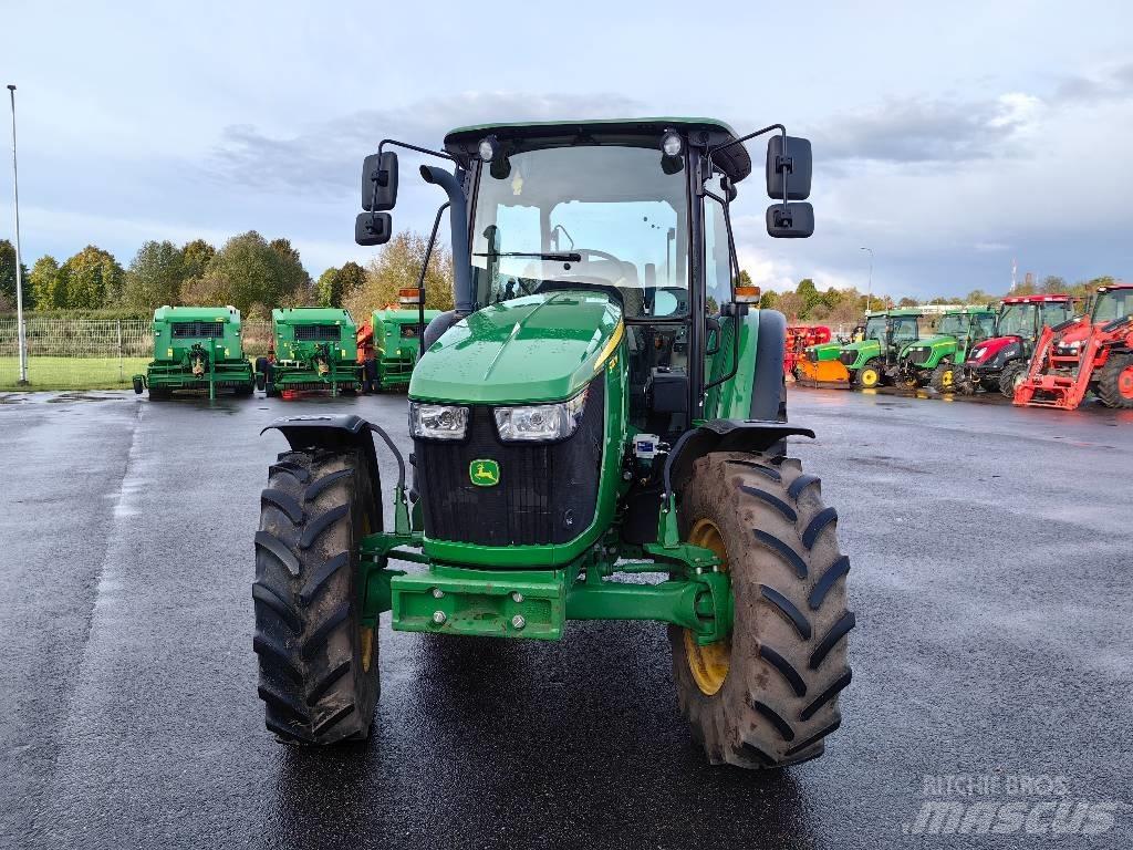 John Deere 5100 M Tractors