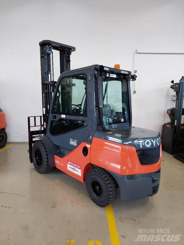Toyota 52-8 FDJF 35 Diesel trucks
