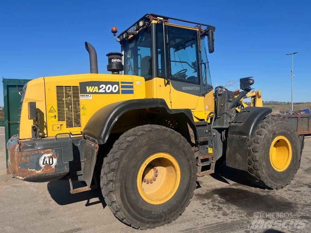 Komatsu WA 200-7 Crawler excavators