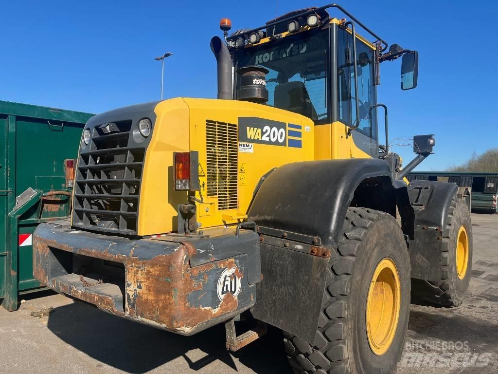 Komatsu WA 200-7 Crawler excavators
