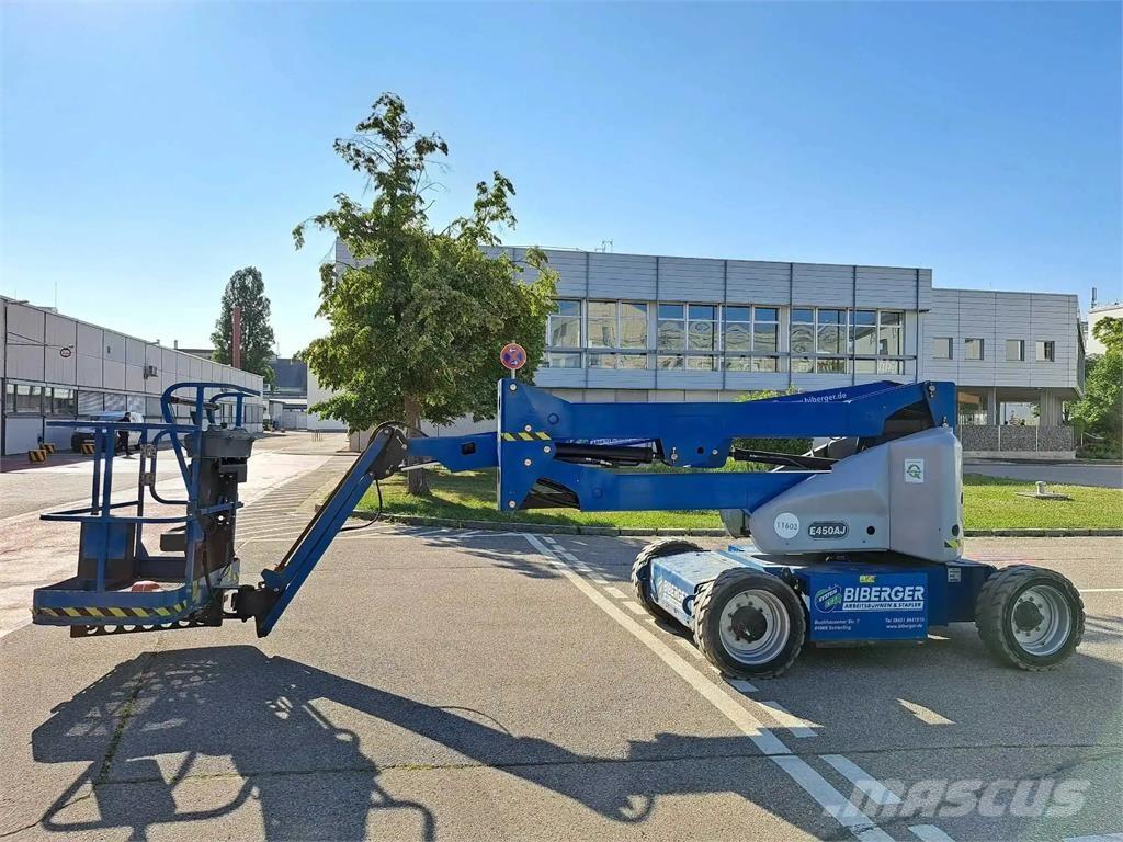 JLG E450AJ Articulated boom lifts