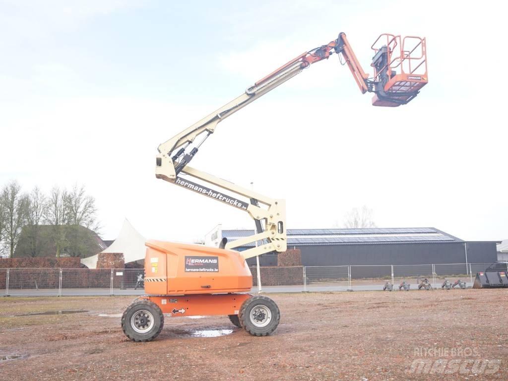 JLG 520 AJ Articulated boom lifts