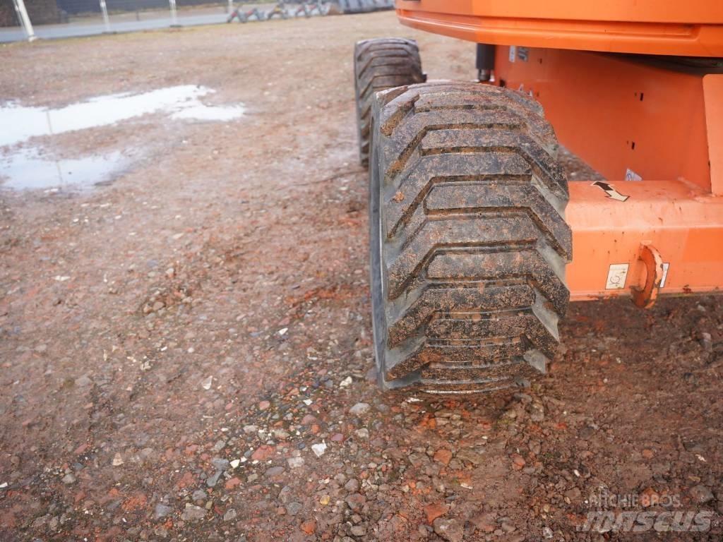 JLG 520 AJ Articulated boom lifts