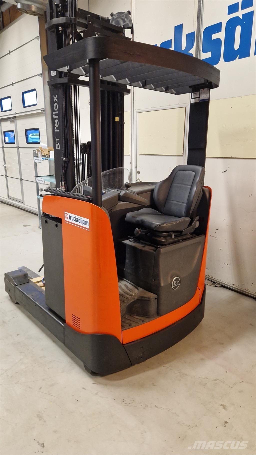 BT RRE160B Reach truck