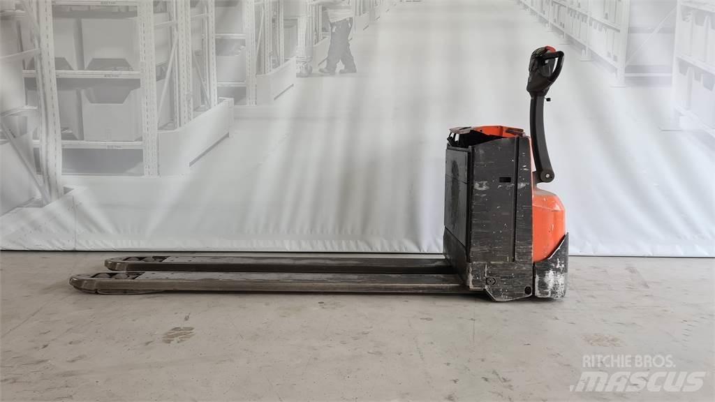 Toyota LWE 250 Low lifter