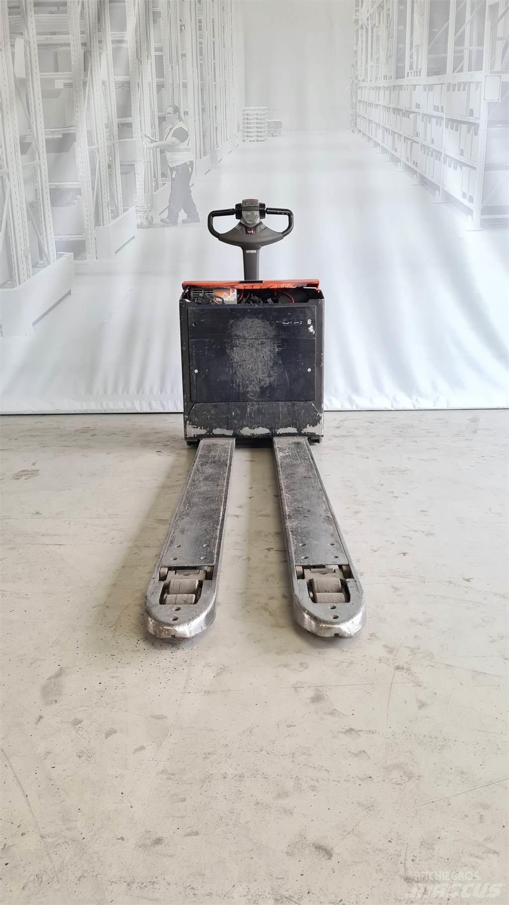 Toyota LWE 250 Low lifter
