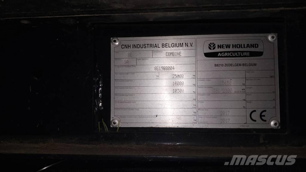 New Holland CR 9.90 Combine harvesters