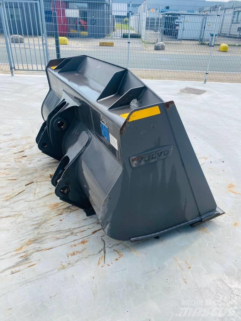 Volvo L 60 Buckets