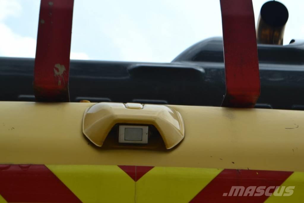 Komatsu PC 210 LC-11 Crawler excavators