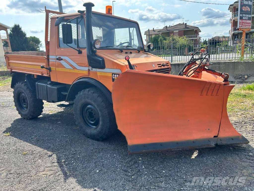 Mercedes-Benz unimog Box trucks