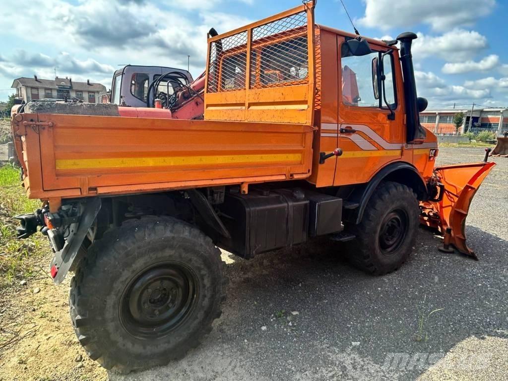 Mercedes-Benz unimog Box trucks