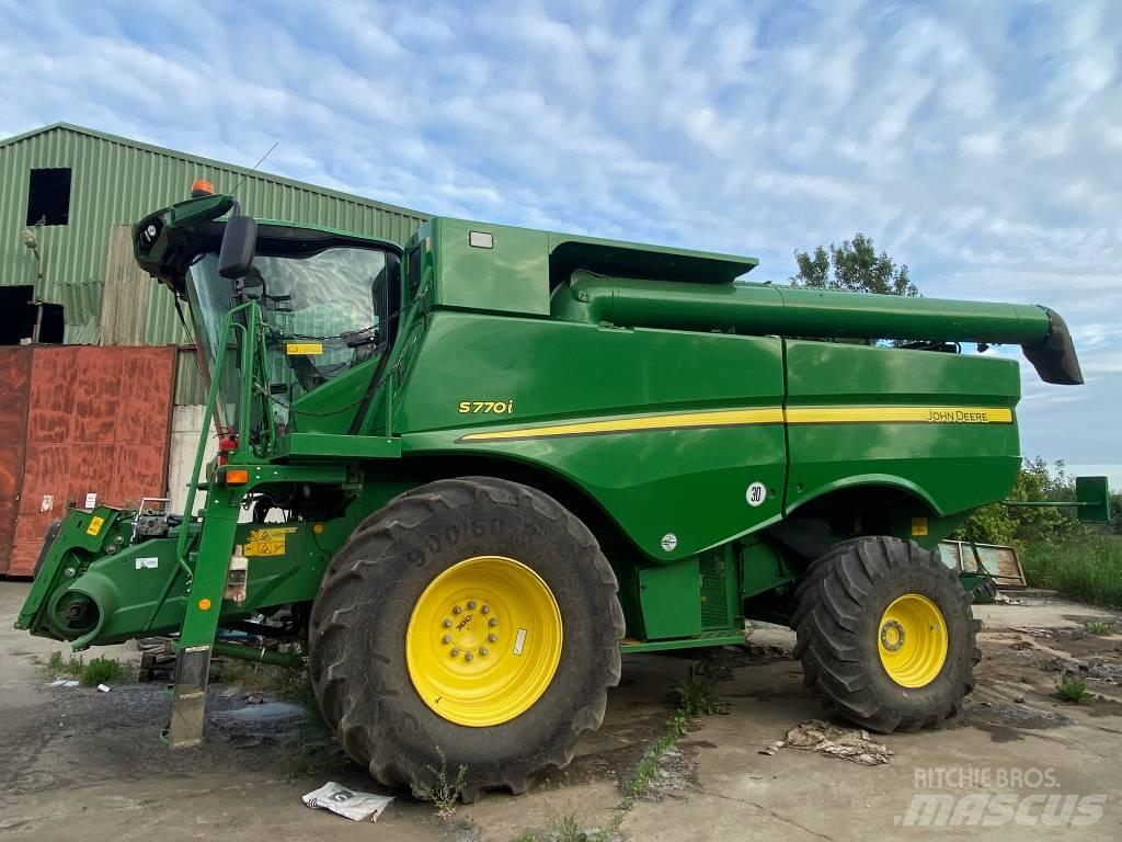 John Deere S770 Combine harvesters