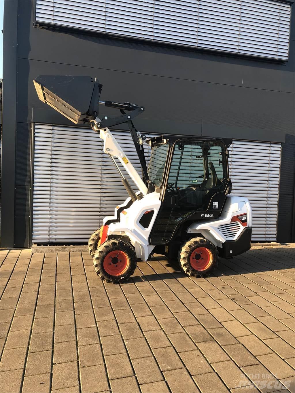  L23 Backhoe