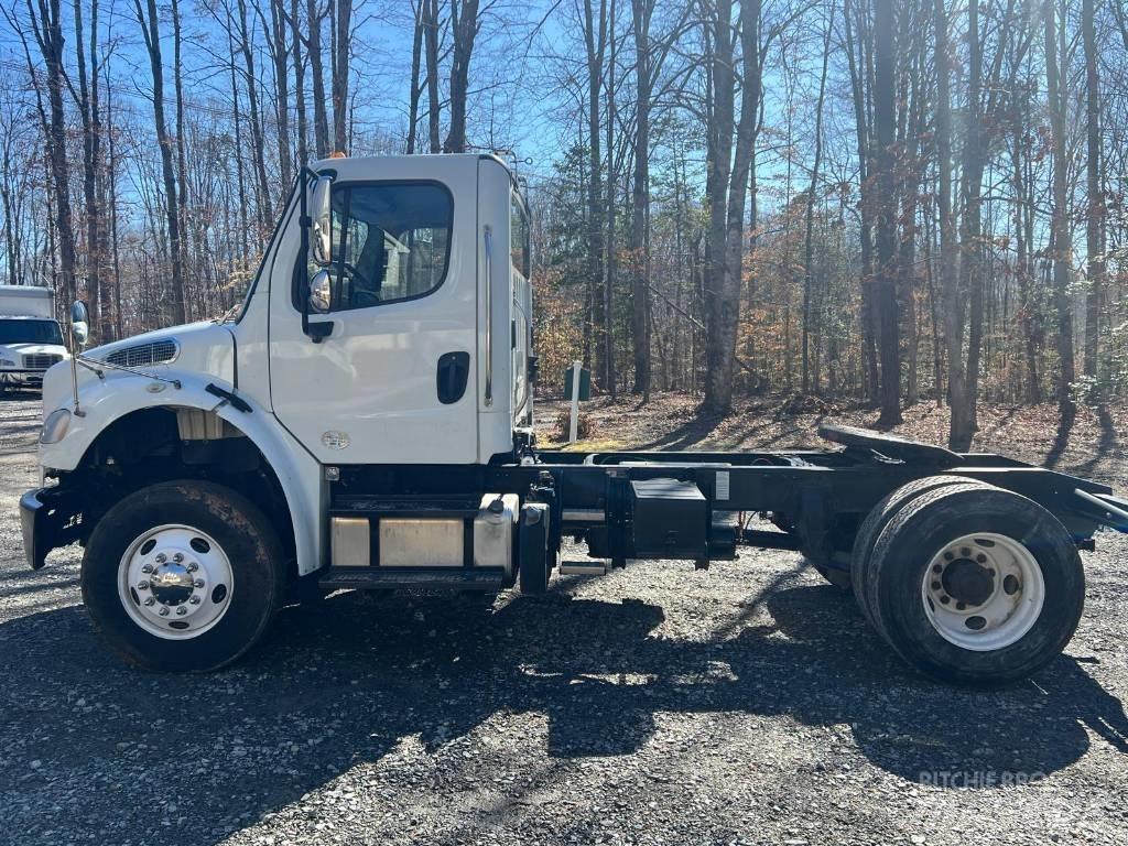 Freightliner M2106 Prime Movers