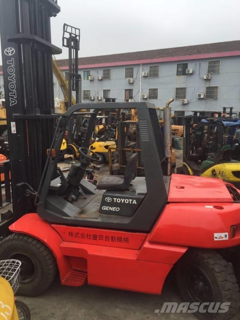 Toyota 8 Ton Diesel trucks