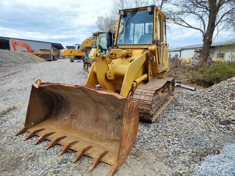 CAT 943 Crawler loaders