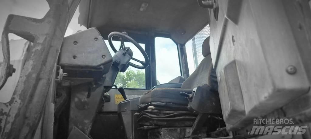 Komatsu HM 300-2 Articulated Haulers