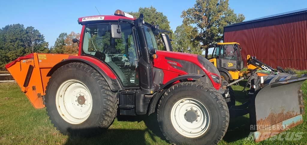 Valtra N114HT5 Tractors