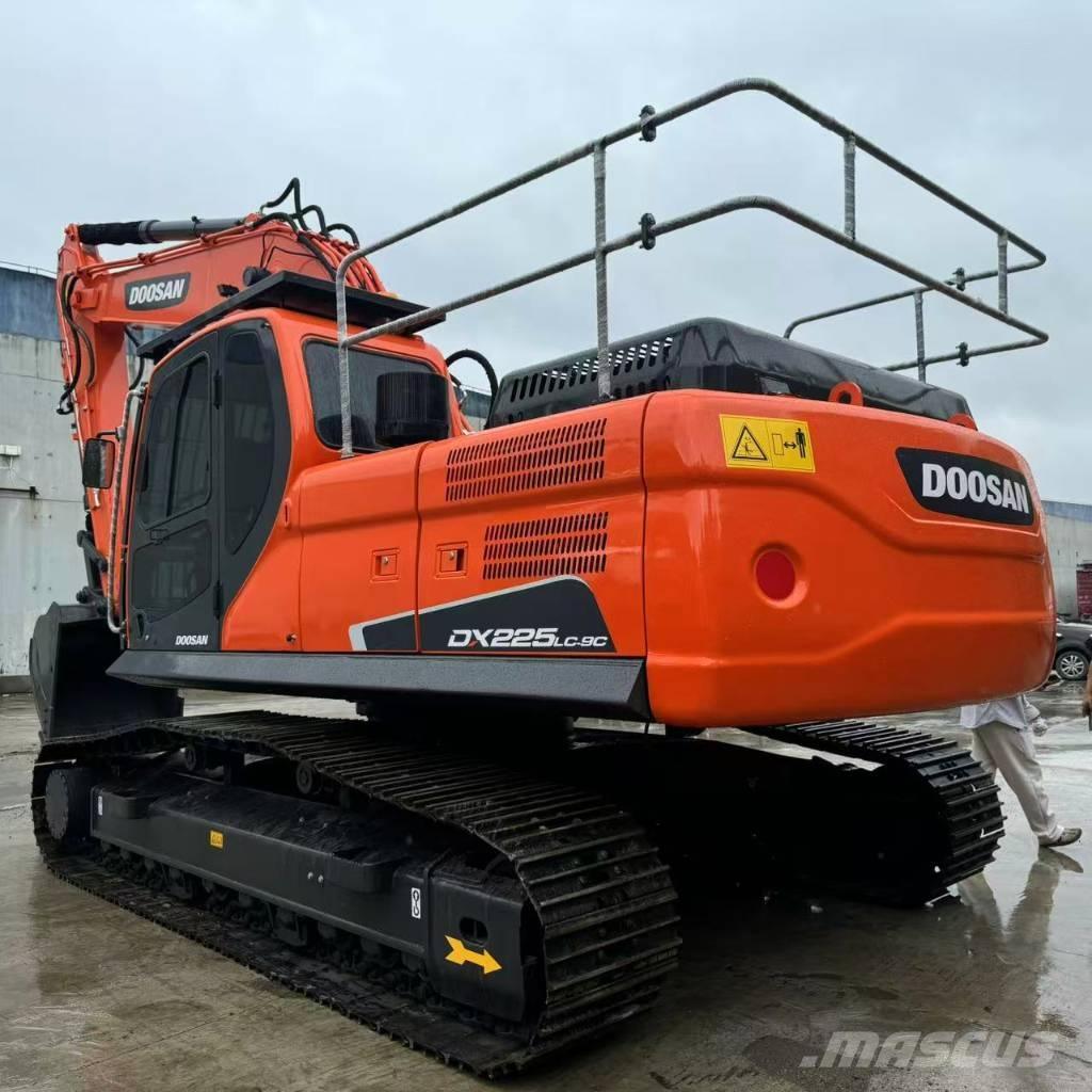 Doosan DX 225 LCA Crawler excavators