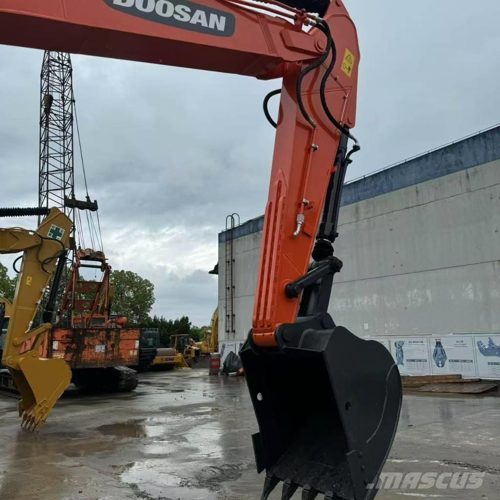 Doosan DX 225 LCA Crawler excavators