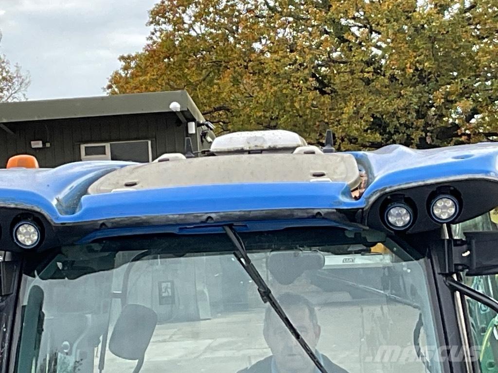 New Holland T 7.210 Tractors