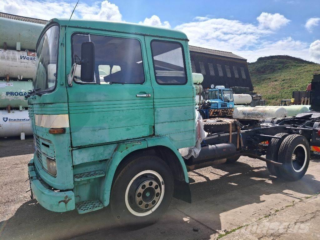 Mercedes-Benz 911 Prime Movers