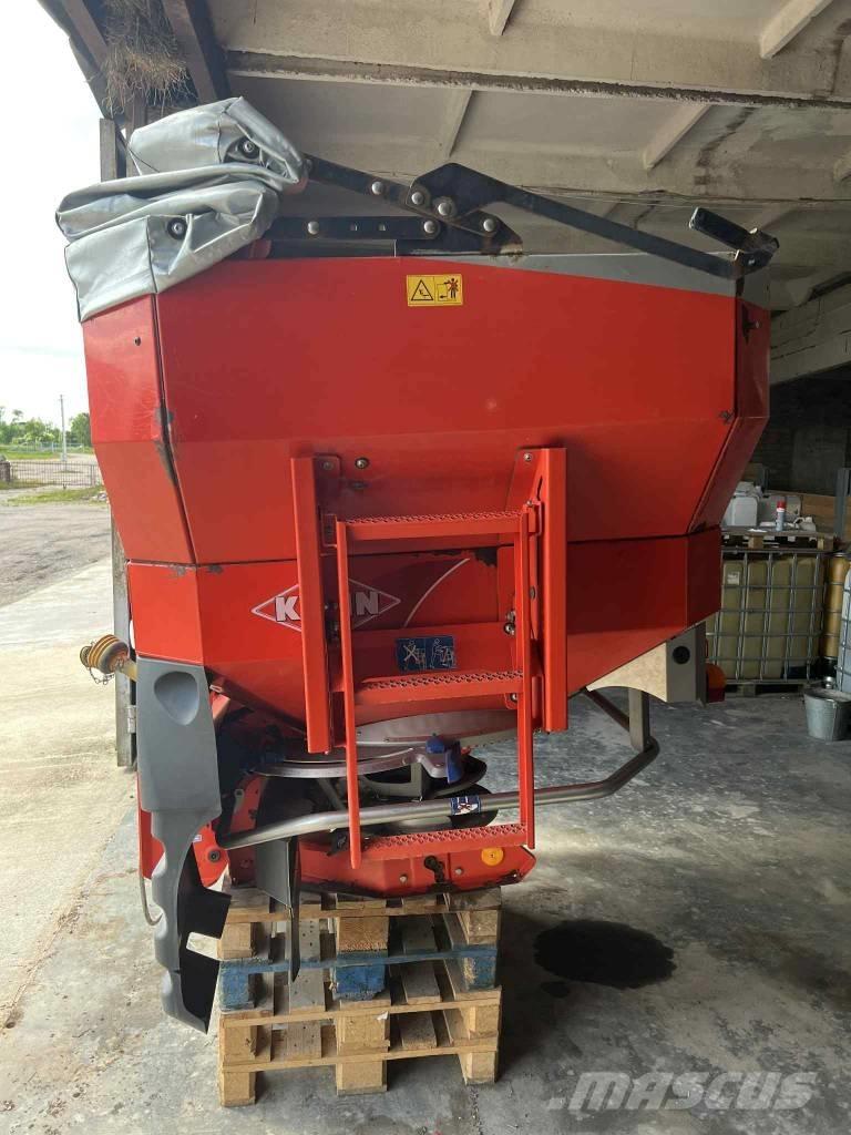 Kuhn 40.1W Mineral spreaders