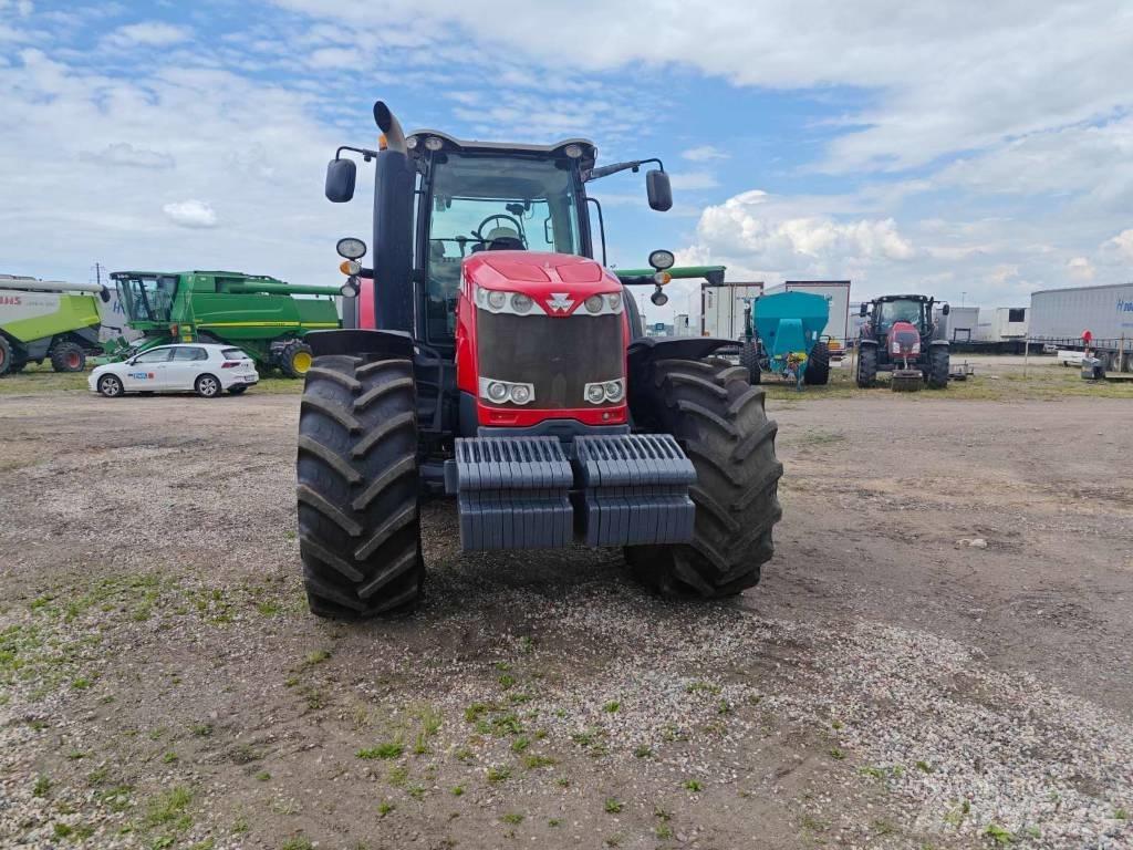 Massey Ferguson 8735 Tractors