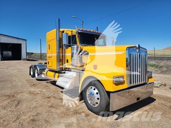 Kenworth W900 Prime Movers
