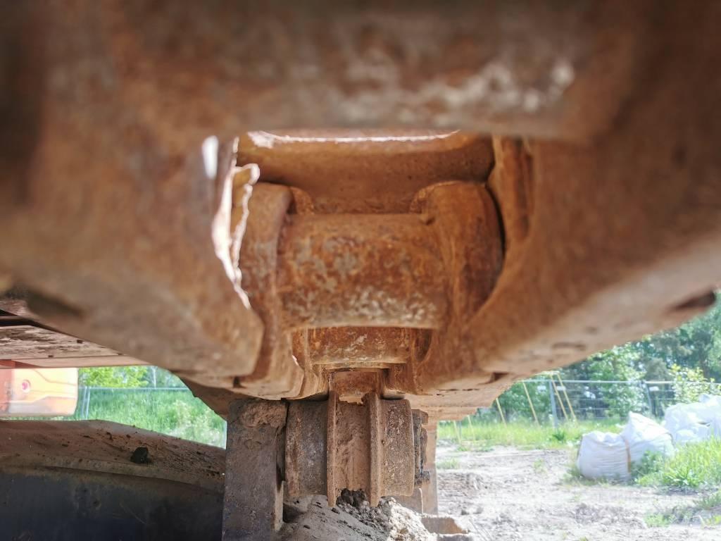 Doosan DX 225 LC Crawler excavators