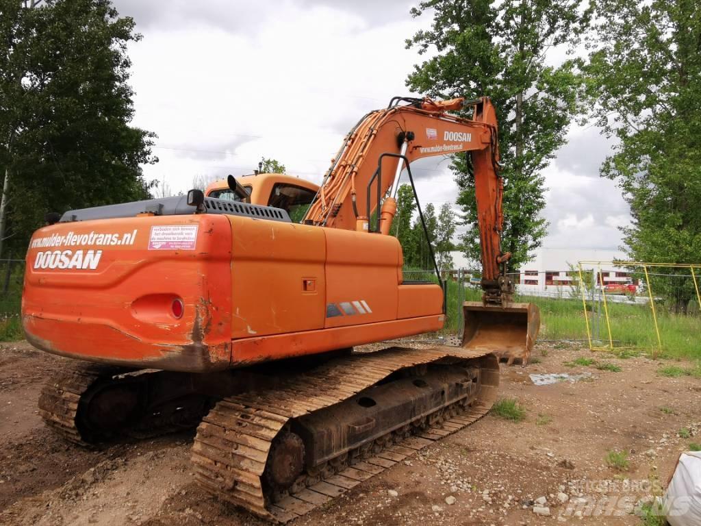 Doosan DX 225 LC Crawler excavators